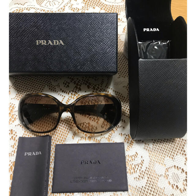 PRADA(プラダ)の【美品】PRADAレディースサングラス レディースのファッション小物(サングラス/メガネ)の商品写真