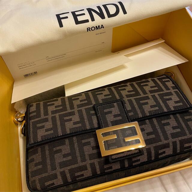 FENDI(フェンディ)の新品未使用　今だけお値下げ　FENDI バゲット　ブラウン レディースのバッグ(ハンドバッグ)の商品写真