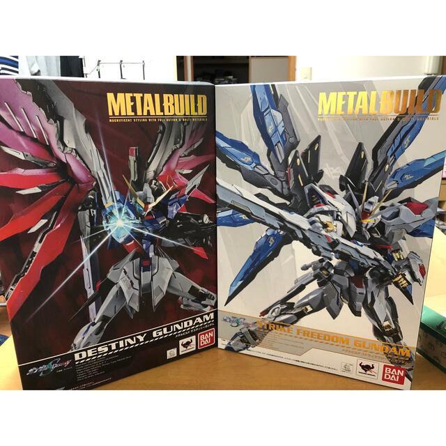 メタルビルドストライクフリーダム&デスティニーガンダムセット売り