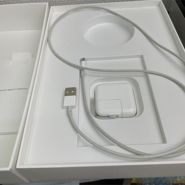 iPad(アイパッド)の【お試し出品】iPad 7世代　128GB silver スマホ/家電/カメラのPC/タブレット(タブレット)の商品写真