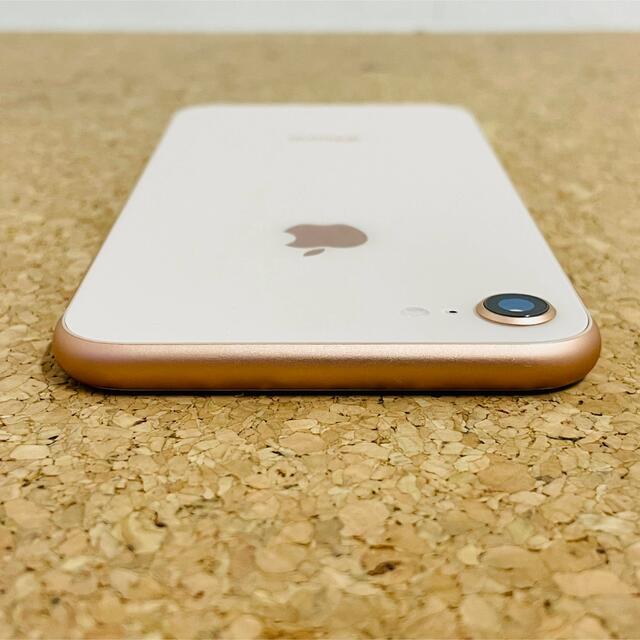 Apple(アップル)のiPhone 8 256GB ゴールド 　simフリー スマホ/家電/カメラのスマートフォン/携帯電話(スマートフォン本体)の商品写真