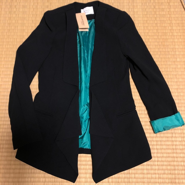 dholic(ディーホリック)のDHOLIC カラーライニングジャケット　ブラック　グリーン　新品未使用　韓国 レディースのジャケット/アウター(ノーカラージャケット)の商品写真