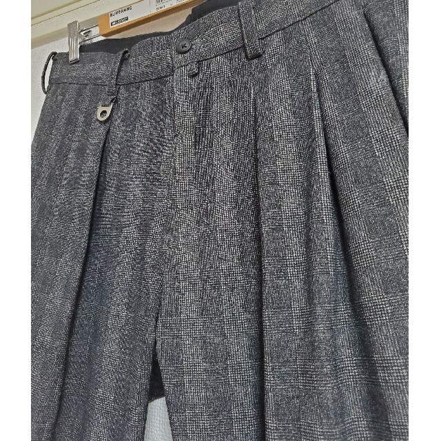 Milok(ミロック)のMilok BOX TUCK TROUSERS タイプII メンズのパンツ(スラックス)の商品写真