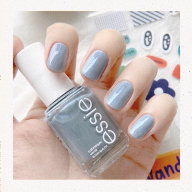 Essie(エッシー)の【完売・レア】essie  ネイル、ブルー系 コスメ/美容のネイル(マニキュア)の商品写真