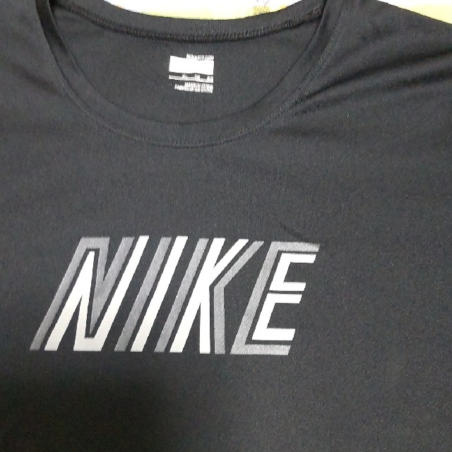 NIKE(ナイキ)のNIKE　Tシャツ　レディースXL レディースのトップス(Tシャツ(半袖/袖なし))の商品写真