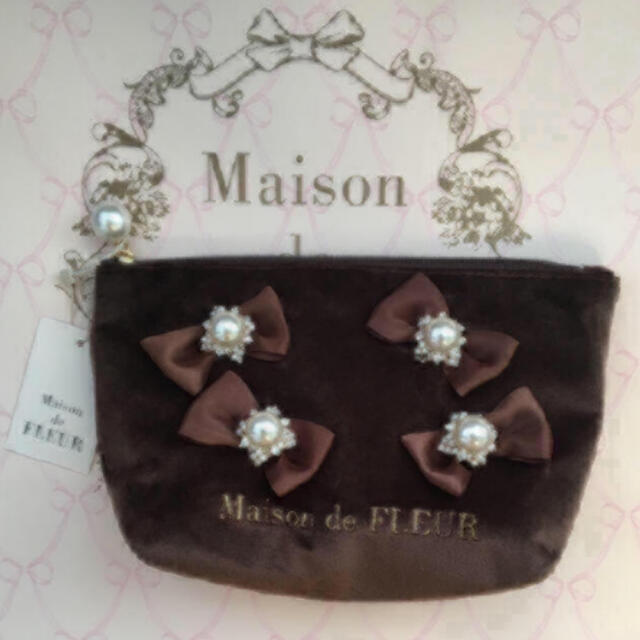 Maison de FLEUR(メゾンドフルール)の高級♡メゾンドフルール♡ベロア素材パールリボンポーチ レディースのファッション小物(ポーチ)の商品写真