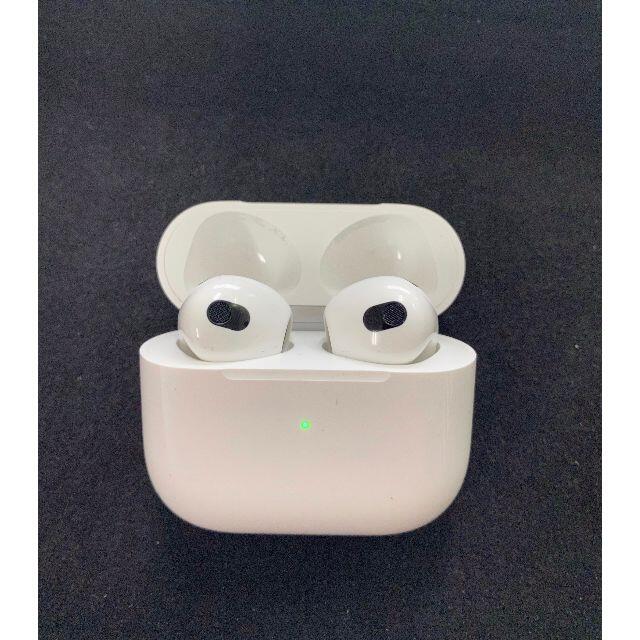 Apple(アップル)のAirPods 第3世代 MME73J/A  Apple 中古 美品 スマホ/家電/カメラのオーディオ機器(ヘッドフォン/イヤフォン)の商品写真