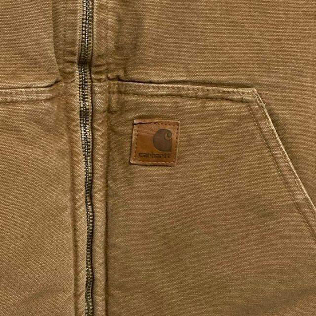 carhartt(カーハート)の●カーハート●アメリカ古着ワンポイントロゴ刺繍裏ボアダック地ベストベージュメンズ メンズのトップス(ベスト)の商品写真