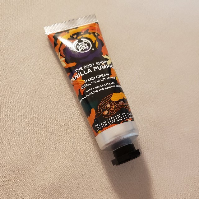 THE BODY SHOP(ザボディショップ)のザボディショップ　ハンドクリーム　バニラパンプキン コスメ/美容のボディケア(ハンドクリーム)の商品写真