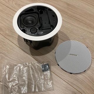 ボーズ(BOSE)のBOSE FS2C ホワイト 1本 FS2CW 天井埋め込み型 スピーカー(スピーカー)