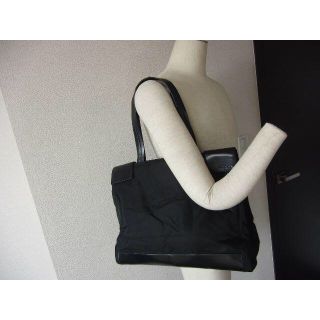 プラダ(PRADA)の●10万プラダ革レザー外ポケ多用ビジネスバッグ黒ブリーフケース3層ベルクロ●良美(ビジネスバッグ)