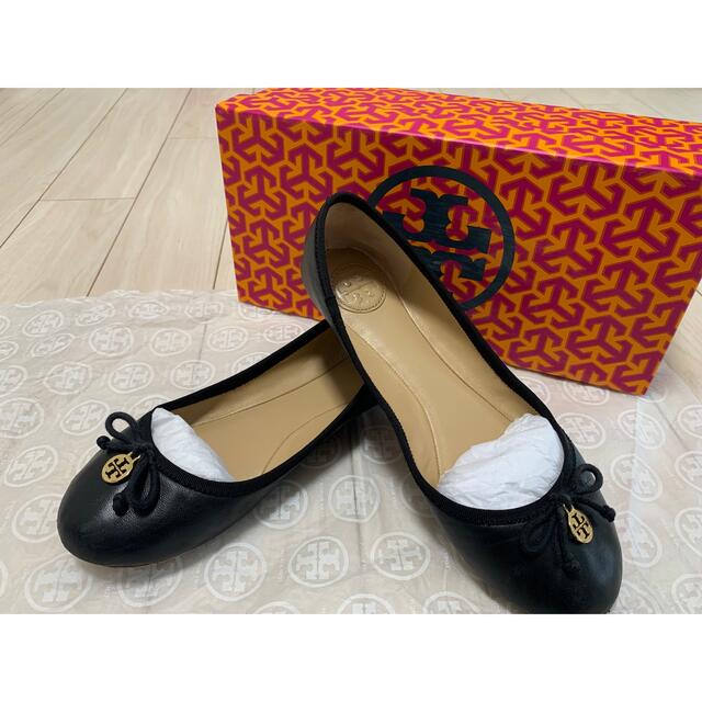 Tory Burch(トリーバーチ)のruru様専用　トリーバーチ/ フラットシューズ/ ロゴ金具付き レディースの靴/シューズ(バレエシューズ)の商品写真