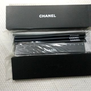 シャネル(CHANEL)の【新品・未使用品】CHANEL シャネル 非売品 鉛筆３本 ものさし ケース付き(その他)