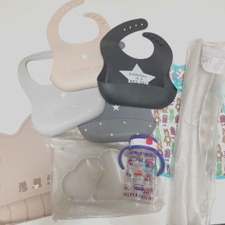 フタフタ(futafuta)の新品＆美品☆シリコンマット エプロン マグマグ お食事セット 離乳食準備 (お食事エプロン)