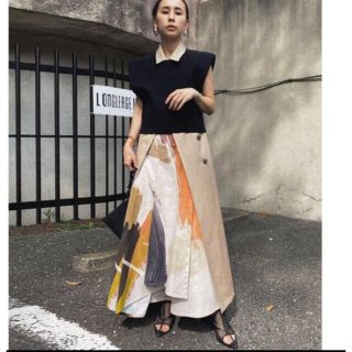 アメリヴィンテージ(Ameri VINTAGE)のLOUISE ART SKIRT アメリ(ロングスカート)