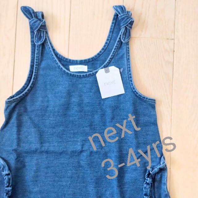 NEXT(ネクスト)のnext ジャンパースカート　ワンピース　新品　デニム　100サイズ　女の子 キッズ/ベビー/マタニティのキッズ服女の子用(90cm~)(ワンピース)の商品写真