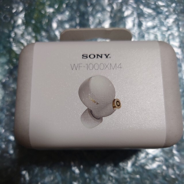 SONY(ソニー)のSONY WF-1000XM4 シルバー スマホ/家電/カメラのオーディオ機器(ヘッドフォン/イヤフォン)の商品写真