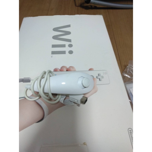 Wii(ウィー)のwii 本体！　激安　美品！ エンタメ/ホビーのゲームソフト/ゲーム機本体(家庭用ゲーム機本体)の商品写真