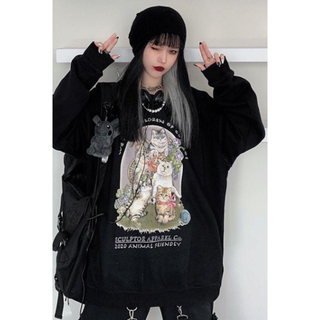 新品⭐️ネコちゃんプリント 薄手‼️オーバーサイズ トレーナー ブラック 可愛い(Tシャツ(長袖/七分))