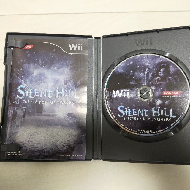 PlayStation2(プレイステーション2)のSILENT HILL -SHATTERED MEMORIES-（サイレントヒル エンタメ/ホビーのゲームソフト/ゲーム機本体(家庭用ゲームソフト)の商品写真