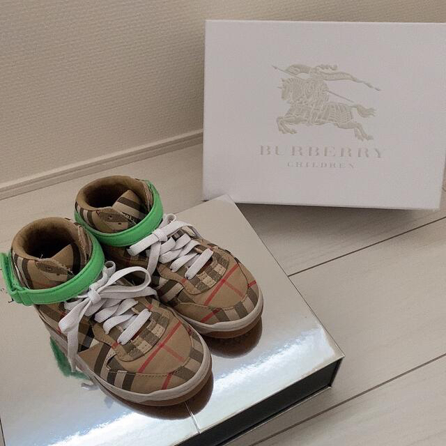 BURBERRY(バーバリー)のBurberry バーバリー  スニーカー  靴　キッズ　子供靴　 キッズ/ベビー/マタニティのキッズ靴/シューズ(15cm~)(スニーカー)の商品写真