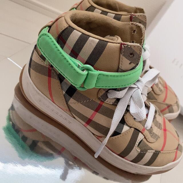 BURBERRY(バーバリー)のBurberry バーバリー  スニーカー  靴　キッズ　子供靴　 キッズ/ベビー/マタニティのキッズ靴/シューズ(15cm~)(スニーカー)の商品写真