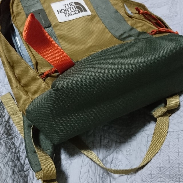 THE NORTH FACE(ザノースフェイス)のthe north face Tote Packバックパック14.5L レディースのバッグ(リュック/バックパック)の商品写真