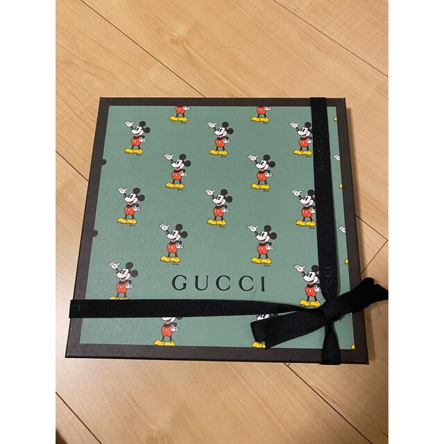 Gucci(グッチ)のグッチ　GUCCI ディズニー　ミッキーマウス　バンダナ　スカーフ　ハンカチ レディースのファッション小物(バンダナ/スカーフ)の商品写真