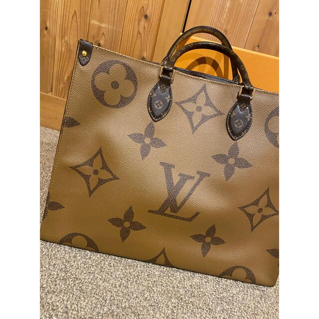 LOUIS VUITTON(ルイヴィトン)のSALE【新品】ルイヴィトン　オンザゴー　GM   モノグラム レディースのバッグ(トートバッグ)の商品写真