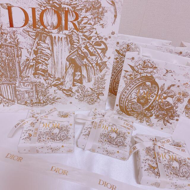 Dior(ディオール)のDior ディオール　ネックレス　アクセサリー　ゴールド　キラキラ　ビジュー レディースのアクセサリー(ネックレス)の商品写真