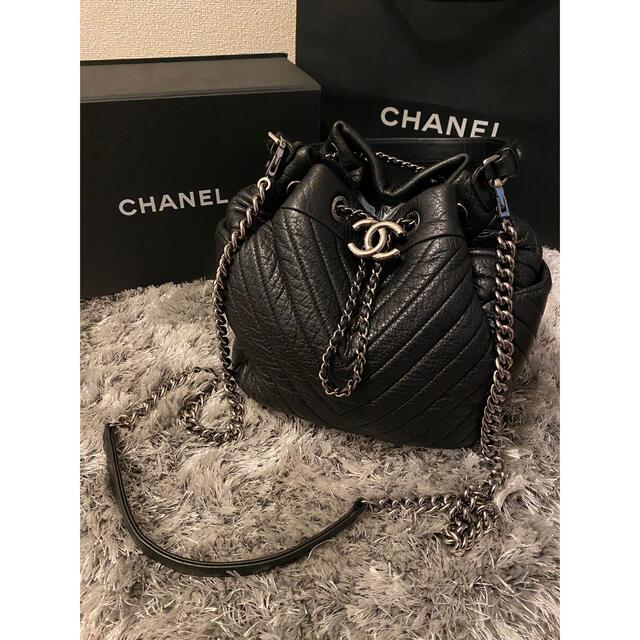 CHANEL(シャネル)の最終値下げCHANEL シャネル Vステッチ チェーンショルダーバッグ 黒 レディースのバッグ(ショルダーバッグ)の商品写真