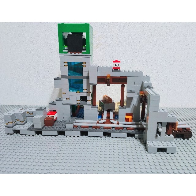 Lego(レゴ)のLEGO マインクラフト 21155 巨大クリーパー像の鉱山 エンタメ/ホビーのおもちゃ/ぬいぐるみ(その他)の商品写真