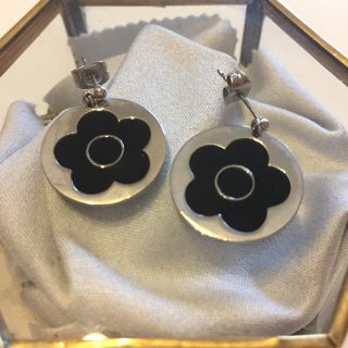 マリークワント(MARY QUANT)のマリークワント お花ピアス(ピアス)