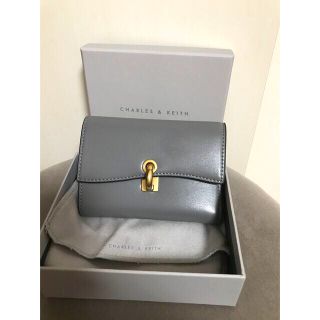 チャールズアンドキース(Charles and Keith)の最終値下げ　Charles and Keith メタリックターンロックウォレット(財布)