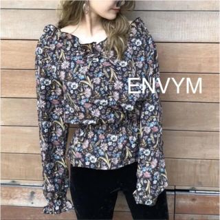 アンビー(ENVYM)のENVYM フラワー柄シャーリングＢＳ(シャツ/ブラウス(長袖/七分))