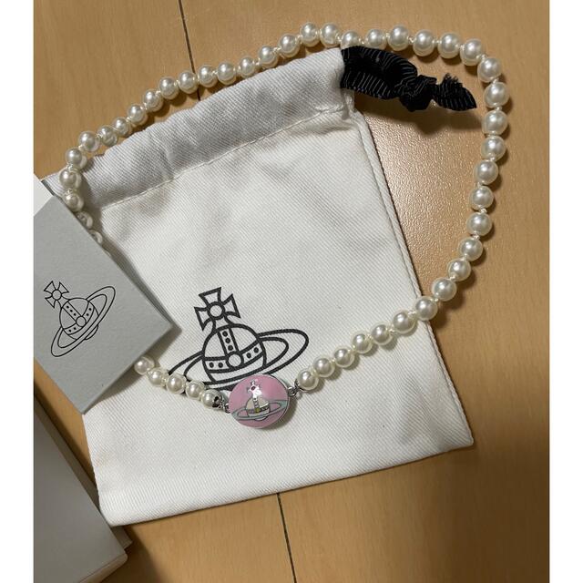 Vivienne Westwood(ヴィヴィアンウエストウッド)のVivienne Westwood LOELIA ボタンオーブパールチョーカー レディースのアクセサリー(ネックレス)の商品写真