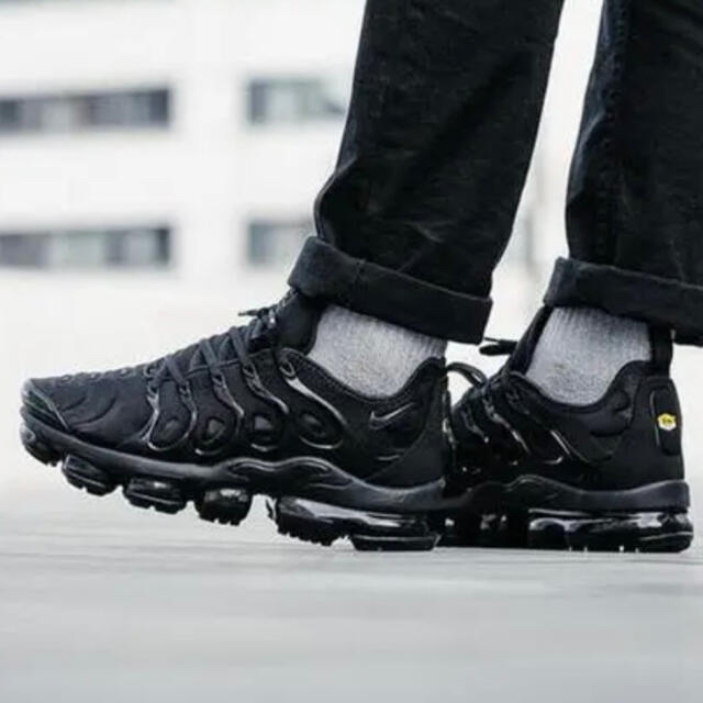 有名人着用◆ NIKE AIR VAPORMAX PLUS トリプルブラック◆