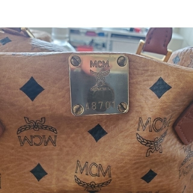 MCM(エムシーエム)のMCMのカバンバッグです☺️中古のため安くします！ レディースのバッグ(ハンドバッグ)の商品写真