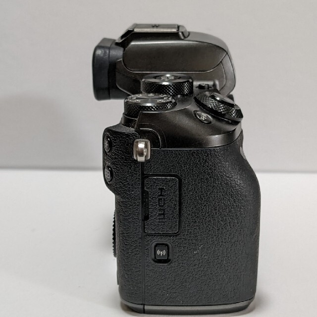 CANON EOS M5 ボディ スマホ/家電/カメラのカメラ(ミラーレス一眼)の商品写真