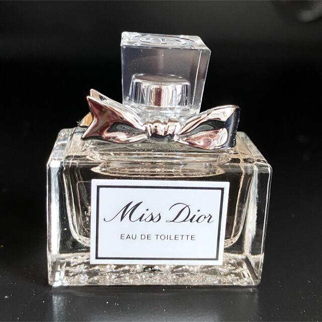 Christian Dior(クリスチャンディオール)のミスディオール オードゥトワレ ミニボトル 5ml ミニ香水 コスメ/美容の香水(香水(女性用))の商品写真