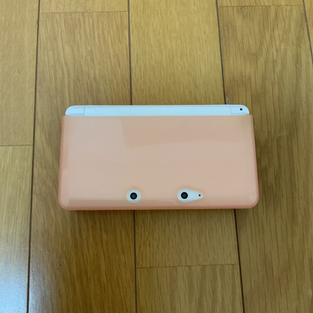 ニンテンドー3DS(ニンテンドー3DS)の[美品]ニンテンドー3DS ホワイト エンタメ/ホビーのゲームソフト/ゲーム機本体(携帯用ゲーム機本体)の商品写真