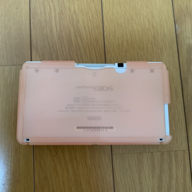 ニンテンドー3DS(ニンテンドー3DS)の[美品]ニンテンドー3DS ホワイト エンタメ/ホビーのゲームソフト/ゲーム機本体(携帯用ゲーム機本体)の商品写真