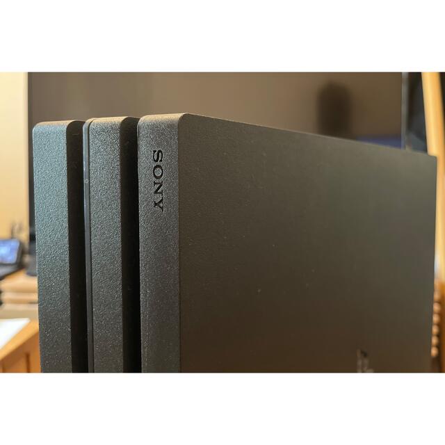 PlayStation4(プレイステーション4)のPlayStation4 Pro 1TB(CUH-7100B)  エンタメ/ホビーのゲームソフト/ゲーム機本体(家庭用ゲーム機本体)の商品写真