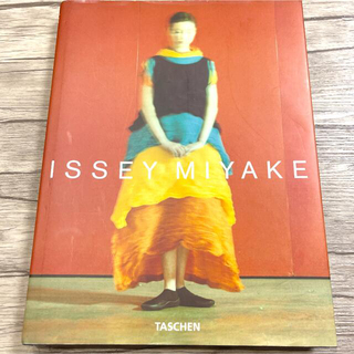 イッセイミヤケ(ISSEY MIYAKE)のイッセイミヤケ　ISSEY MIYAKE BOOK ファッション　写真集　書籍(その他)