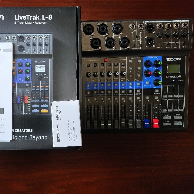 Zoom LiveTrak L-8