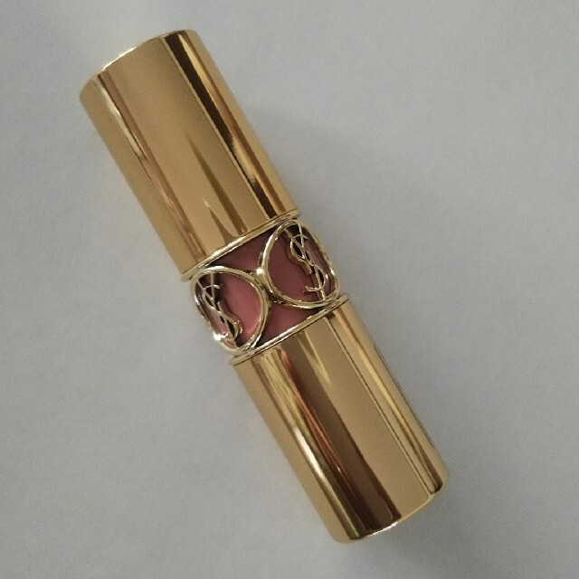 Yves Saint Laurent Beaute(イヴサンローランボーテ)のYVES SAINT LAURENT  ルージュ  ヴォリュプテ  No.2 コスメ/美容のベースメイク/化粧品(口紅)の商品写真