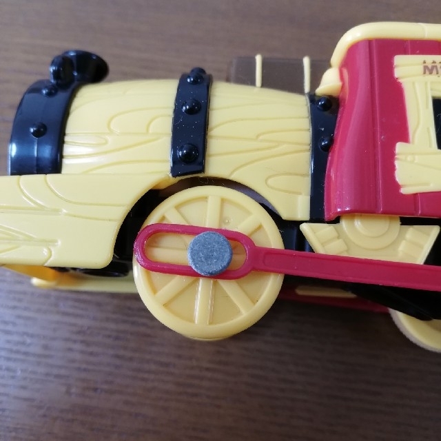 Takara Tomy(タカラトミー)のプラレール　ディズニー　くまのプーさん　ハニーカーゴロコモーティブ キッズ/ベビー/マタニティのおもちゃ(電車のおもちゃ/車)の商品写真