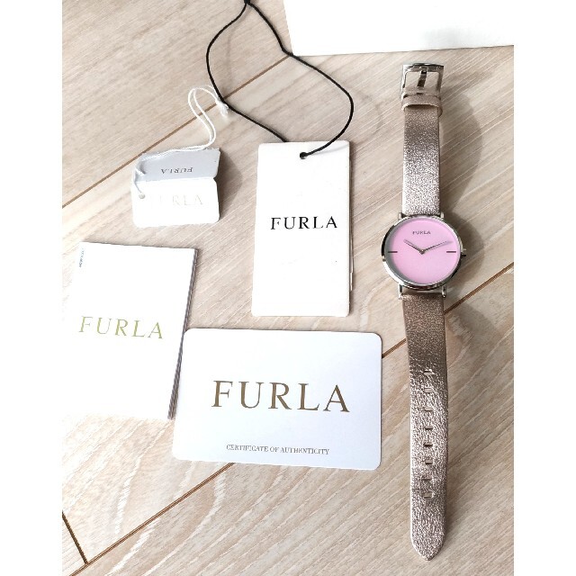 Furla(フルラ)の新品 FURLA 腕時計 GIADA レディースウォッチ 33MM PINK レディースのファッション小物(腕時計)の商品写真