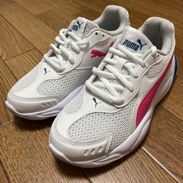 PUMA(プーマ)のプーマ 90s Runner Mesh Jr 372926-06 22.5cm キッズ/ベビー/マタニティのキッズ靴/シューズ(15cm~)(スニーカー)の商品写真