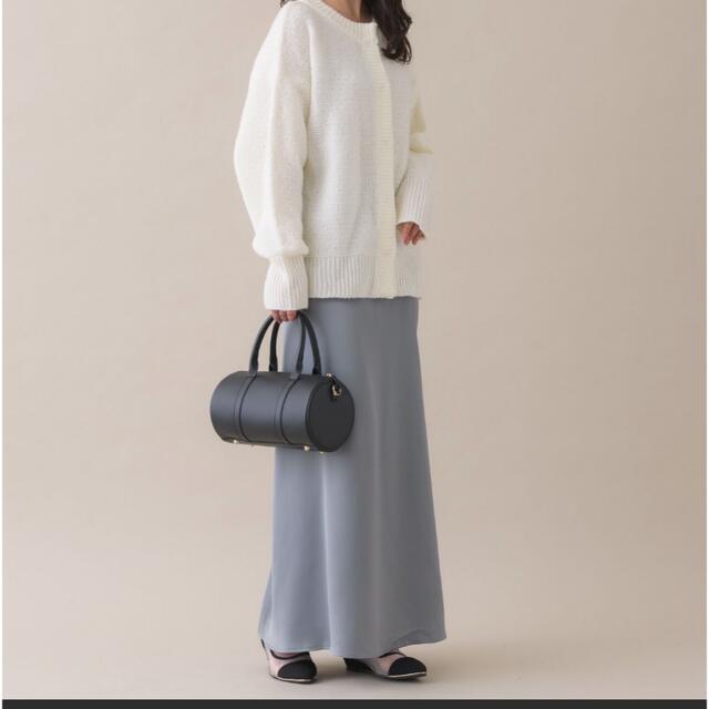 nuna(ヌナ)のneuna マーメイドサテンロングスカート レディースのスカート(ロングスカート)の商品写真